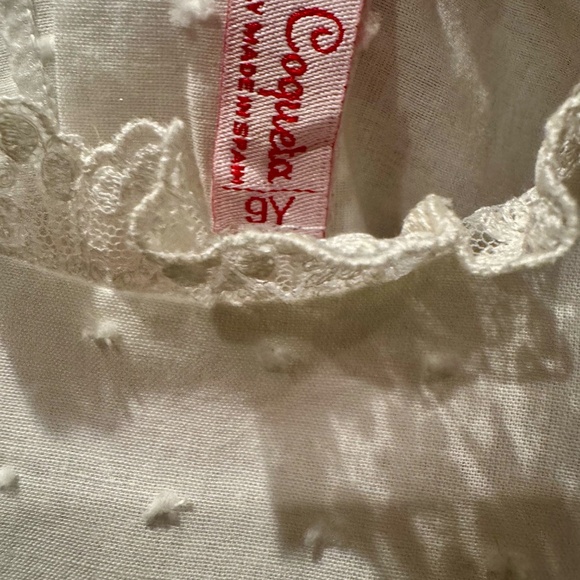 La coqueta Brand new white dress with white polka dots details. size 9 - Picture 5 of 11